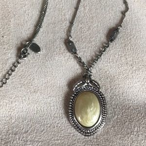 American Eagle outfitters pendant necklace